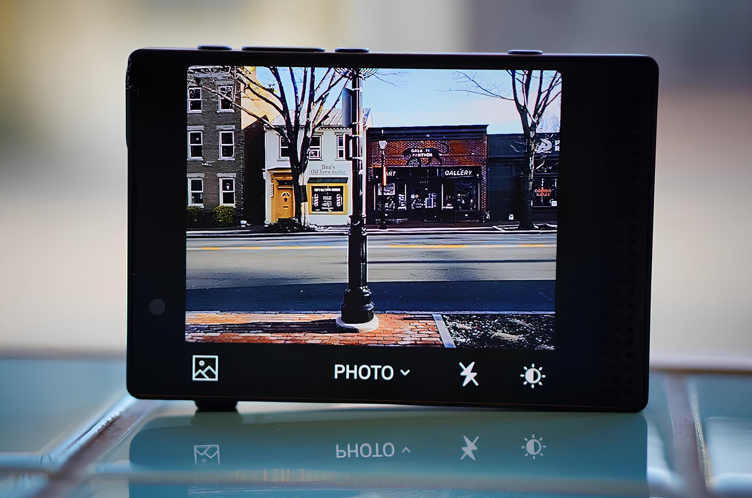 ᐈ Мінімалістичний смартфон Light Phone III — купити в Україні від